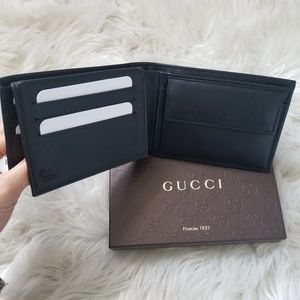 BRAND NEW WITH TAGS GUCCI leather folding wallet
